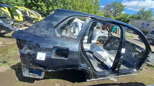 Крило заднє праве 41007955006 BMW