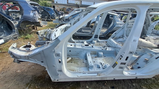 Чверть передня ліва 41107266997 BMW