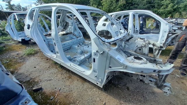 Лонжерон рами передній правий 41107266998 BMW