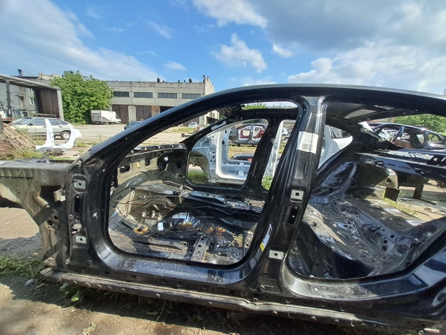 Амортизаційна стійка центральна, ліва 41217240477 BMW