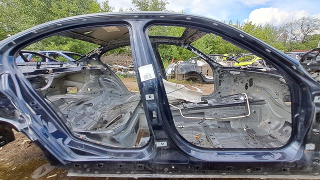 Ремчасть кузова права 41217298012 BMW