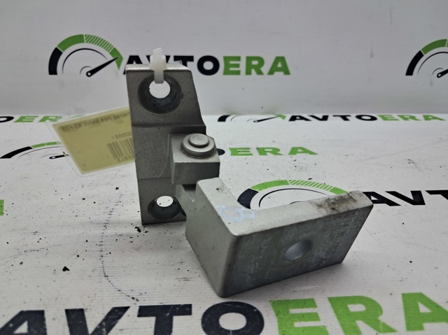 Петля водійських дверей 41517205551 BMW