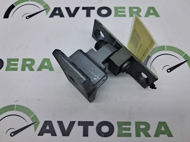 Петля заднтої двері, правої 41527200244 BMW