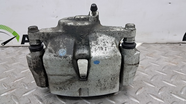 Супорт гальмівний, передній, правий 4773006321 TOYOTA