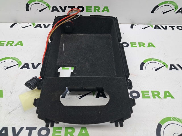 Скринька речової центральної консолі (підлокітника) 4G0864981D4PK VAG
