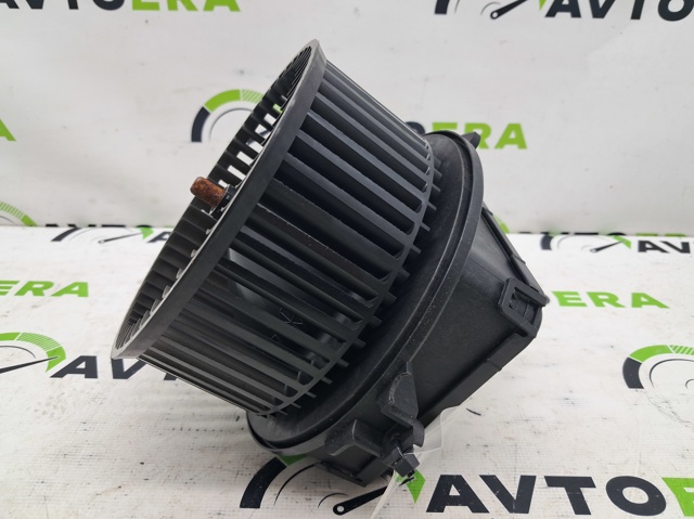 Двигун вентилятора пічки (обігрівача салону) 4M1820021B VAG