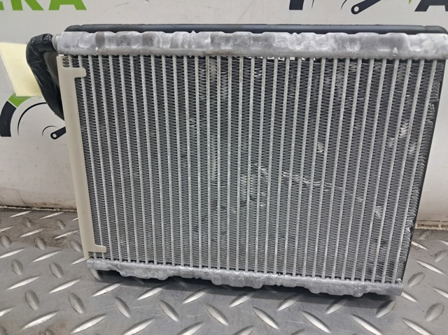 Випаровувач кондиціонера 4M1820023 VAG
