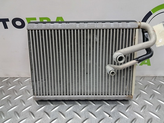 Охолоджувач повітря 4M1820023 VAG