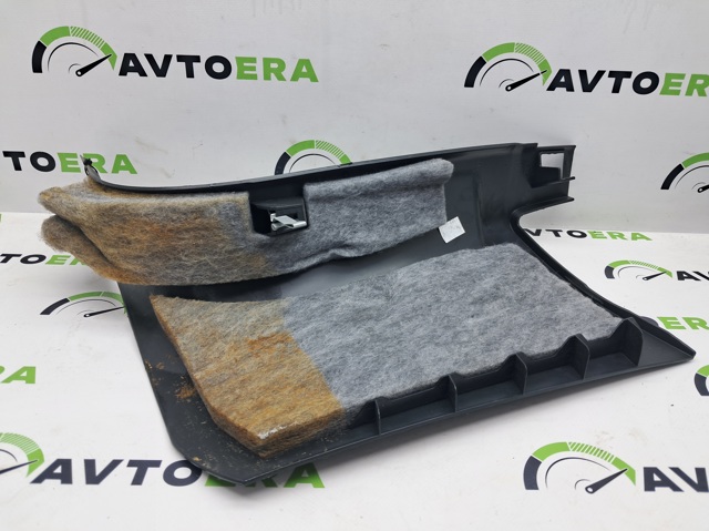 Обшивка стійки кузова внутрішня, передня права 4M1867272C4PK VAG