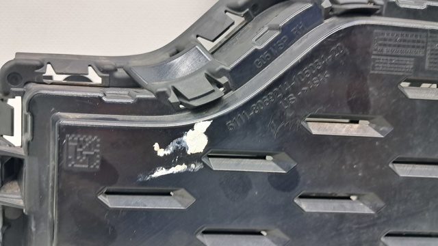 Решітка переднього бампера, права 51118069210 BMW