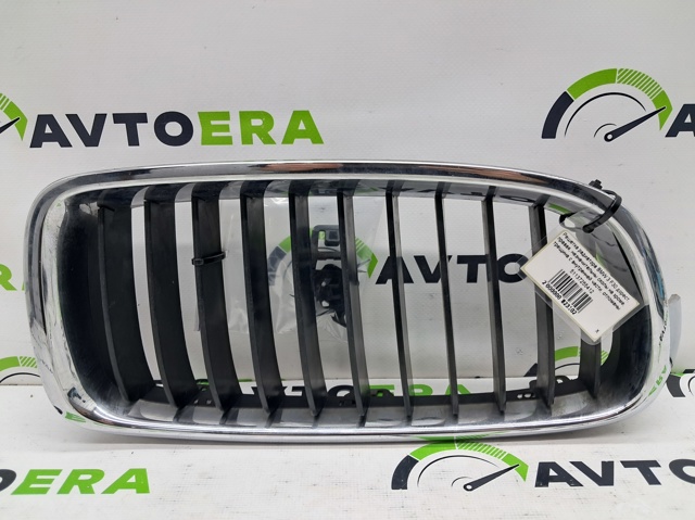 Решітка радіатора права 51137255412 BMW