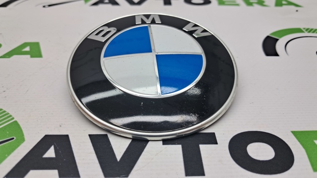 Емблема капота 51148132375 BMW