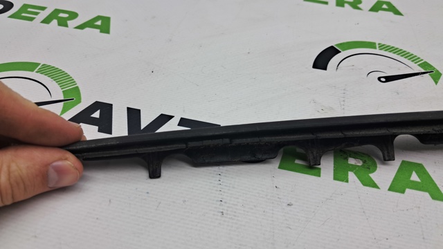 Захисна накладка переднього скла ліва 51317350609 BMW