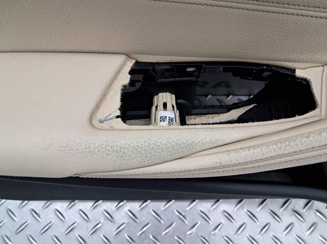 Картка задніх лівих дверей 51417478315 BMW