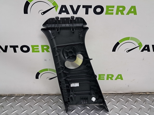 Обшивка стійки кузова внутрішня, середня права 51435A05182 BMW