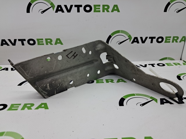 Кронштейн кріплення захисту двигуна 51717188835 BMW