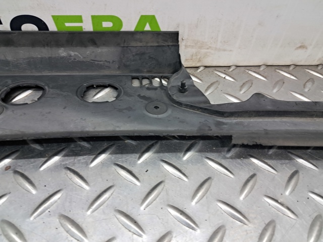 Решітка склоочисників 51717203124 BMW