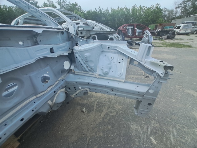 Рамка радіатора ліва 5256D179 MITSUBISHI