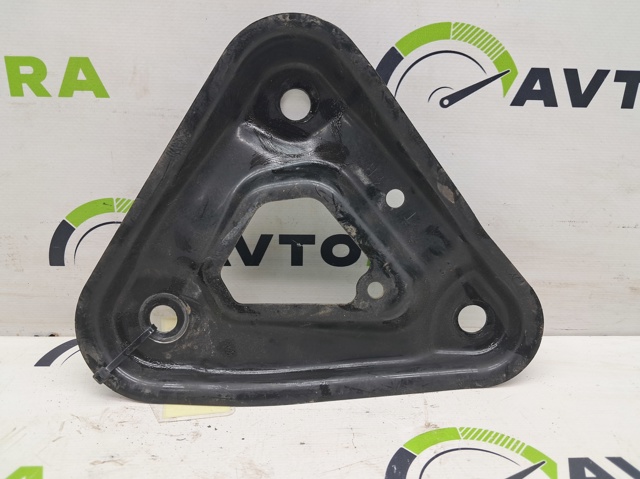 Кронштейн передньої балки 544C46RA0B NISSAN