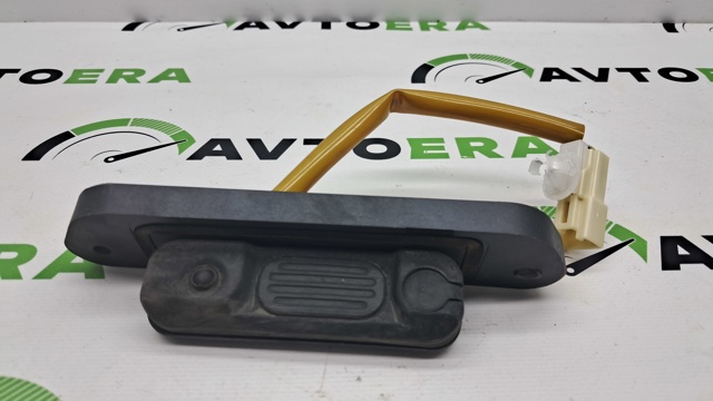 Кнопка приводу замка третіх/ п'ятих дверей 5810A054 MITSUBISHI