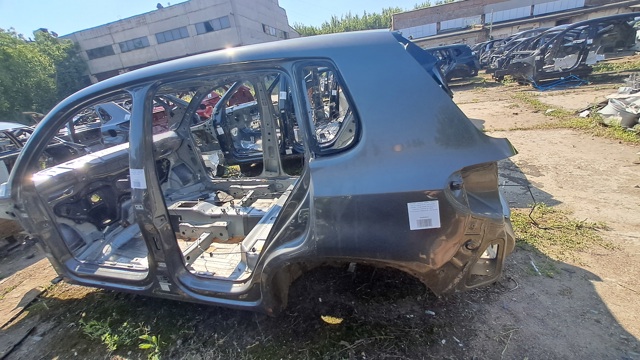Бічна частина задня ліва 5N0809843 VAG
