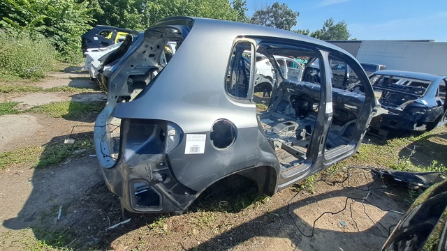 Крило праве заднє 5N0809844 VAG