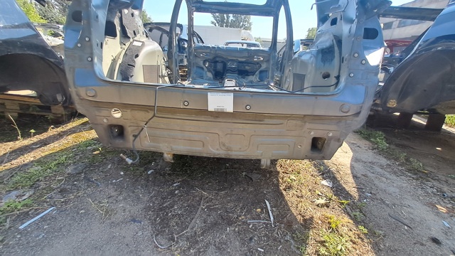 Задня панель багажника 5N0813301 VAG