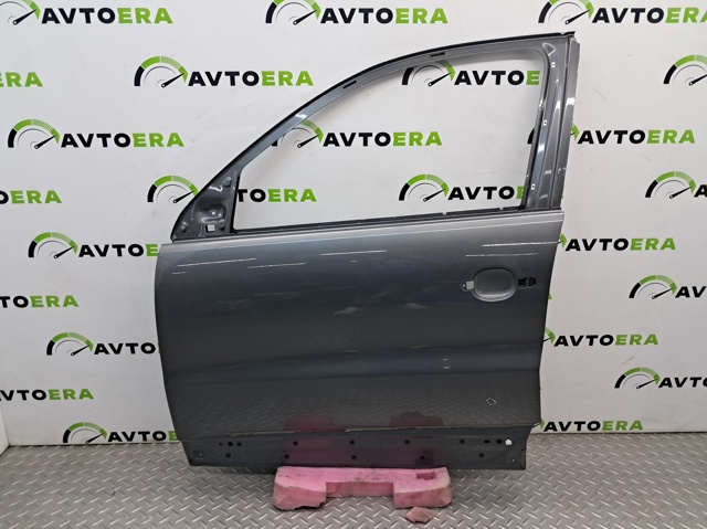 Водійські двері 5N0831055B VAG