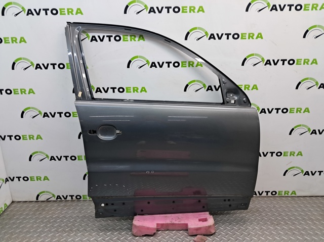 Дверка передня права 5N0831056B VAG