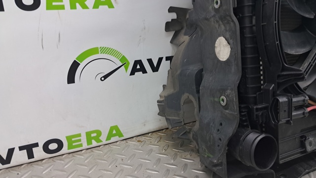 Кронштейн кріплення радіатора 5NN805588K VAG