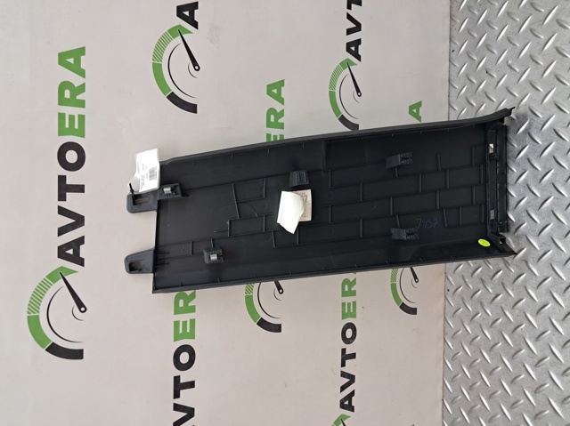 Обшивка стійки кузова внутрішньої, середня нижня права 5NN86729282V VAG