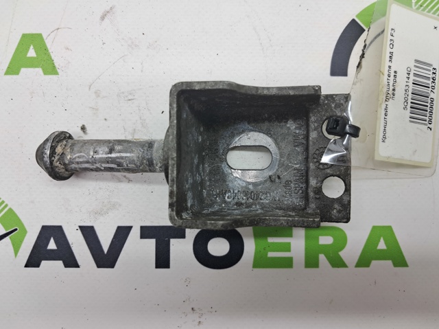 Кронштейн задньої подушки глушника 5Q0253144D VAG