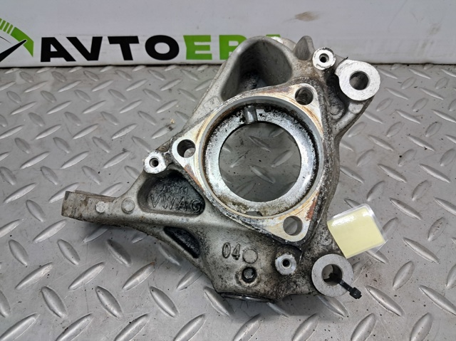 Цапфа поворотна права 5Q0407254A VAG
