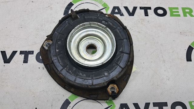 Кріплення переднього амортизатора 5Q0412331E VAG