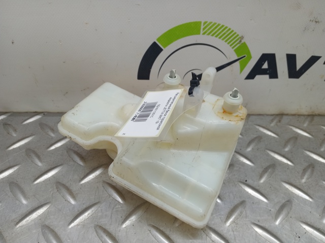 Бачок гальмівної рідини Ауді Ку 3