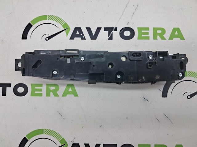 Блок кнопок центральної консолі 61316993947 BMW