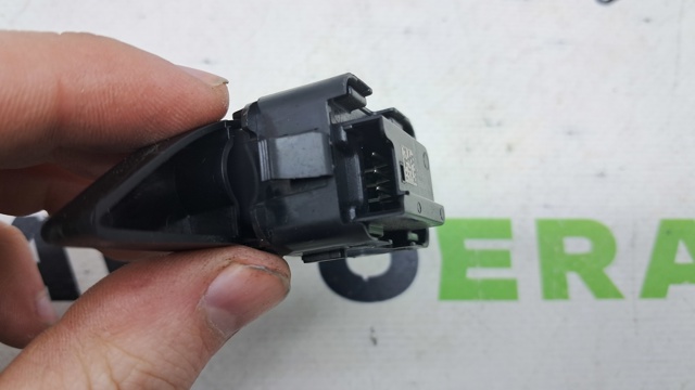 Вимикач центрального замка 61319860545 BMW