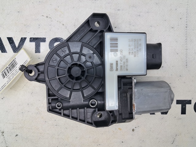 Двигун склопідіймача двері передньої, лівої 61355A5C894 BMW