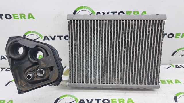 Охолоджувач повітря 64115B3A5E0 BMW