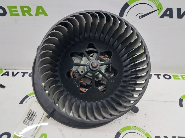 Кожух вентилятора 64119244083 BMW