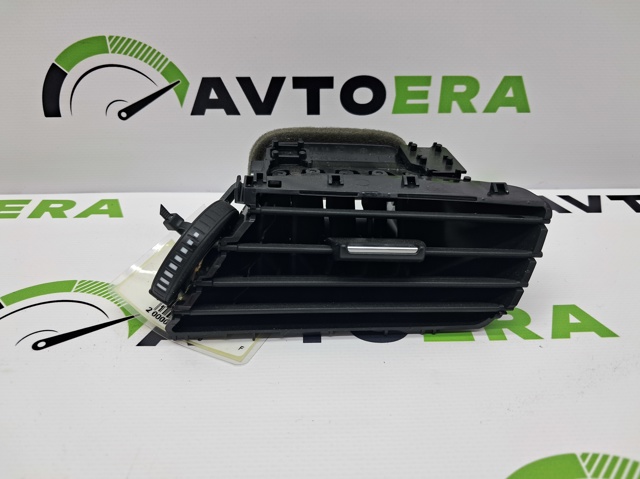 Решітка повітропровода права 64229292740 BMW