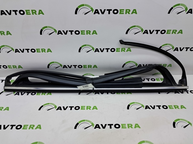 Направляюча скла рамки двері, заднього права 68142970AF CHRYSLER