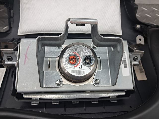 Передня панель 682003NF1B NISSAN
