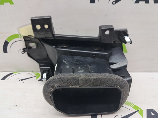 Решітка повітроводу права 687606RR2A NISSAN