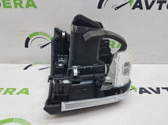 Решітка повітропровода ліва 687616RR2A NISSAN