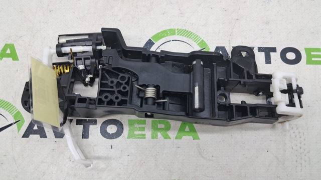 Тримач зовнішньої ручки дверей, задніх лівих 692040R070 TOYOTA