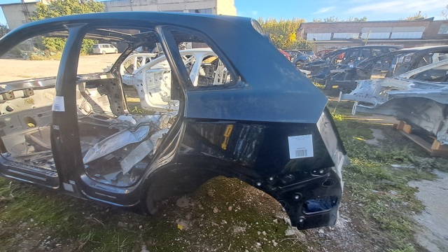 Бічна частина задня ліва 80A809837STL VAG