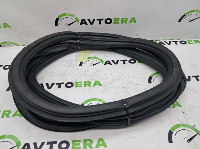 Ущільнювач двері задньої (на кузові) 80A833721A VAG