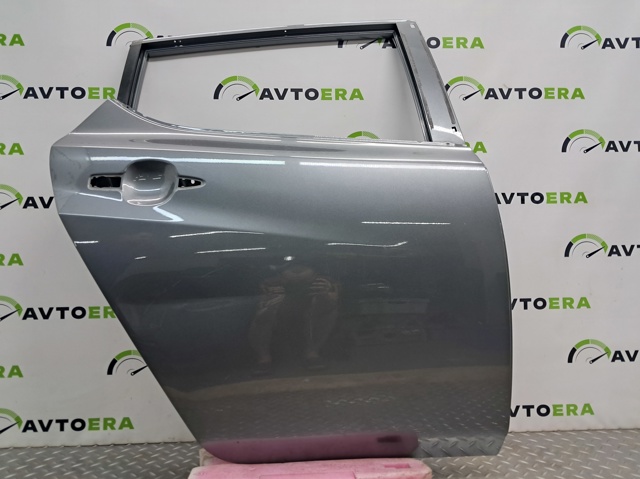 Двері задні в зборі 821005SF0A NISSAN