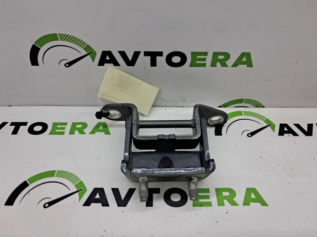 Петля задніх правих дверей 824003NA1A NISSAN